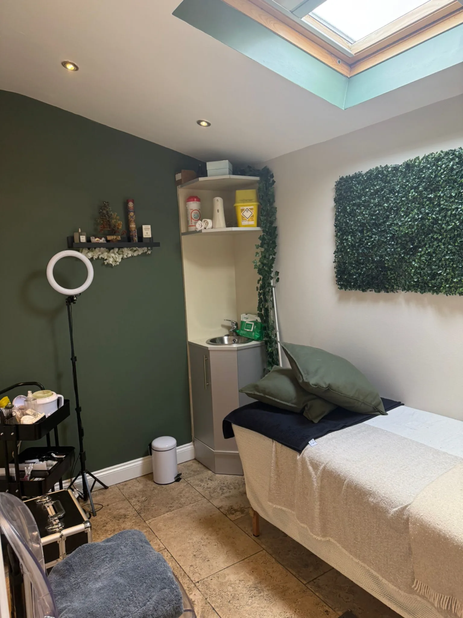 Green treatment room at the Formby clinic